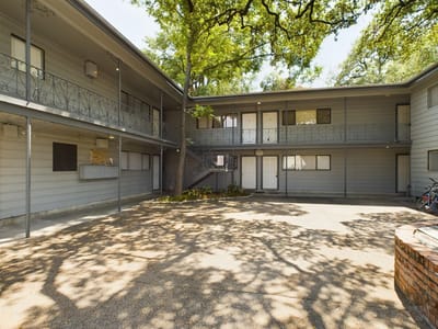 Photo 4 of 20 at 803 W 28th ST Unit #202 - 2 bed 2 bath home