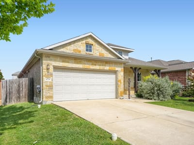 Living area at 8038 Arezzo DR - 3 bed 2 bath home