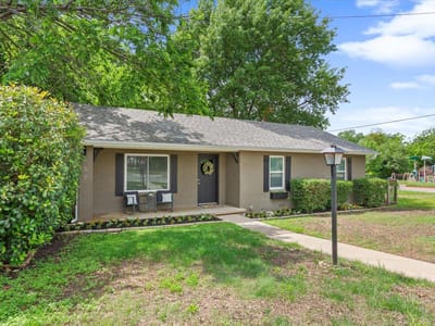 Primary bedroom at 804 Ash ST - 3 bed 1 bath home
