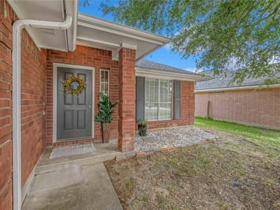 Kitchen at 805 Azalea CT - 3 bed 2 bath home