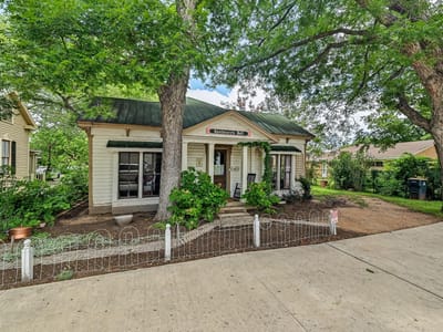Property photo 2 at 805 Main ST - Building Blk, Bastrop, TX