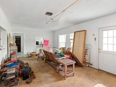 Property photo 4 at 805 N Magnolia Ave - NA, Luling, TX