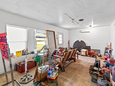Property photo 5 at 805 N Magnolia Ave - NA, Luling, TX