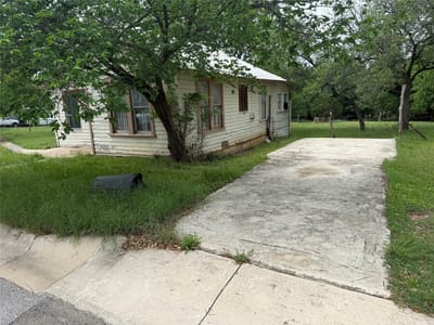 Primary bedroom at 805 W Avenue C - 3 bed 1 bath home