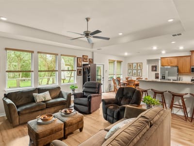 Kitchen at 805 Willow Creek Cir - 3 bed 3 bath home