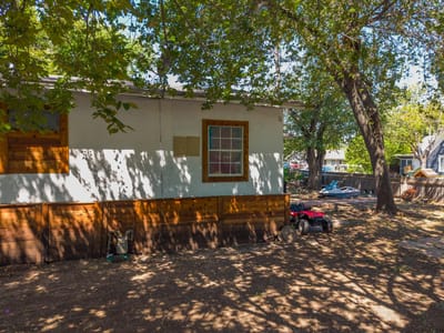 Property photo 4 at 806 E 4th ST - 2 bed 1 bath home