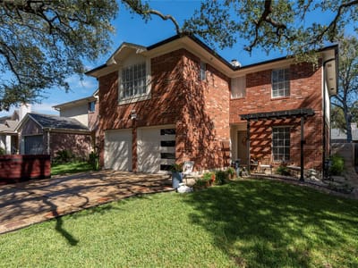 Photo 3 of 33 at 806 Tensley TRL - 3 bed 2 bath home