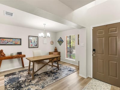 Photo 4 of 33 at 806 Tensley TRL - 3 bed 2 bath home