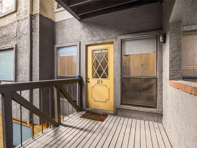 Living area at 806 W 24th ST Unit #213 - 2 bed 2 bath home