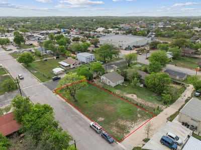 Primary bedroom at 807 S MAIN St - A H Barnes, Lampasas, TX