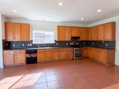 Living area at 807 Yosemite TRL - 4 bed 2 bath home