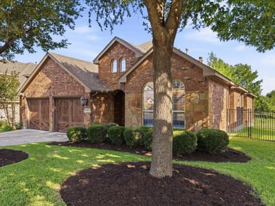 Living area at 808 Bent Wood PL - 4 bed 3 bath home
