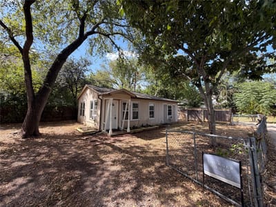 Property photo 3 at 808 E 46th ST Unit #B - 2 bed 1 bath home