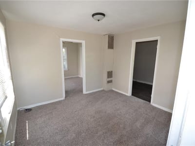 Property photo 4 at 808 E 46th ST Unit #B - 2 bed 1 bath home