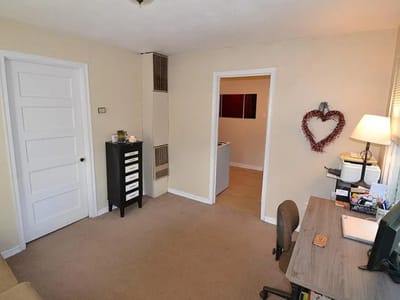 Property photo 5 at 808 E 46th ST Unit #B - 2 bed 1 bath home