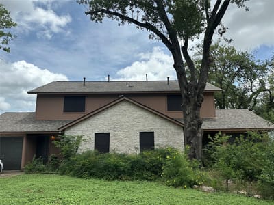 Living area at 808 Ramble LN - Salem Village, Austin, TX