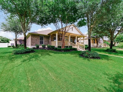 Living area at 808 Walnut Canyon BLVD - 4 bed 2 bath home