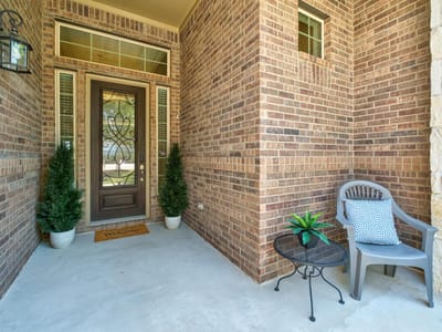 Living area at 809 Breezygrass WAY - 3 bed 2 bath home