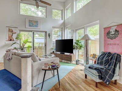 Living area at 809 E 44th ST - Ridgetop Annex, Austin, TX