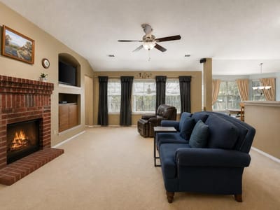 Living area at 810 Hilltop DR - 3 bed 2 bath home