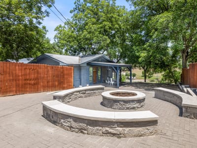 Primary bedroom at 810 River RD - 3 bed 3 bath home