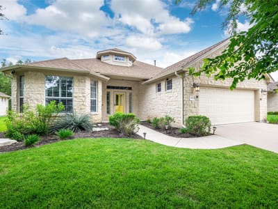 Living area at 810 River Walk TRL - 2 bed 2 bath home
