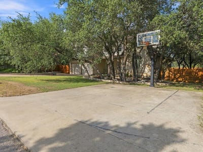 Property photo 3 at 811 Presa Arriba RD - 4 bed 3 bath home