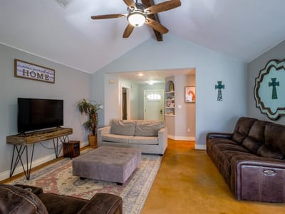 Living area at 811 Sage ST - 4 bed 2 bath home