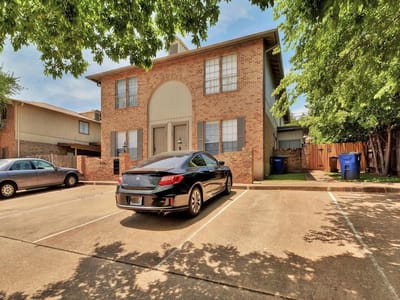 Photo 3 of 30 at 8114 Sonnet Ave - Westover Hills, Austin, TX