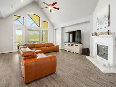 Property photo 2 at 812 Anahuac DR - 3 bed 3 bath home
