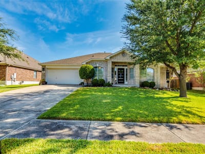 Property photo 3 at 812 Dover Castle LN - 4 bed 2 bath home