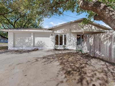 Primary bedroom at 812 George St - 4 bed 2 bath home