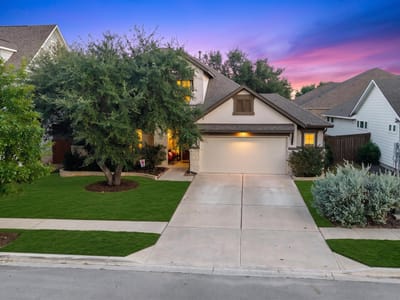 Property photo 2 at 812 Heartleaf DR - 4 bed 3 bath home