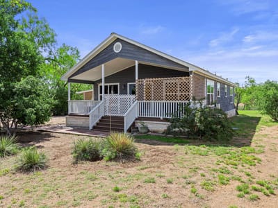 Property photo 2 at 813 Airway ST - 2 bed 2 bath home