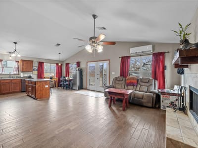 Property photo 5 at 813 Airway ST - 2 bed 2 bath home