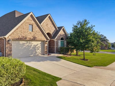 Living area at 813 Cedar Lake BLVD - 4 bed 3 bath home