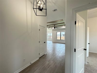 Property photo 2 at 813 Eagle Cross CV - 3 bed 2 bath home