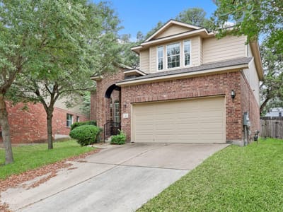 Living area at 813 Kevin Taylor DR - 3 bed 2 bath home