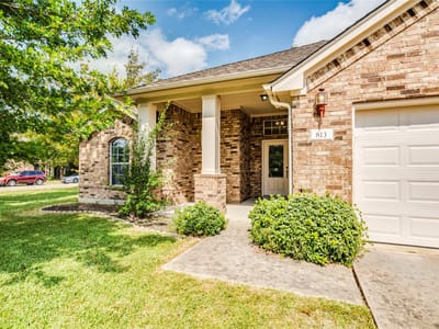 Property photo 2 at 813 Kingston Lacy BLVD - 3 bed 2 bath home