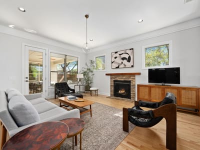 Living area at 814 E 46th ST - 4 bed 3 bath home