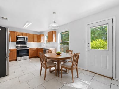 Kitchen at 814 Indian Meadow DR - 4 bed 3 bath home