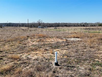 Property photo 3 at 8150 Old Colony Line RD - OCLR Acres, Dale, TX