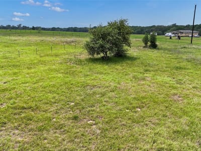 Property photo 4 at 8150 Old Colony Line RD - OCLR Acres, Dale, TX