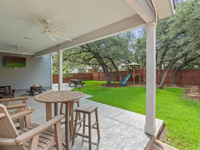Property photo 3 at 816 Heartleaf DR - 5 bed 3 bath home