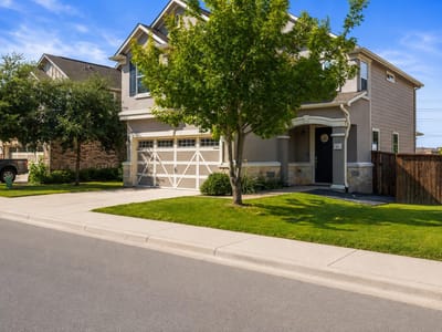 Photo 3 of 35 at 817 Sand Hill Branch DR - 3 bed 2 bath home