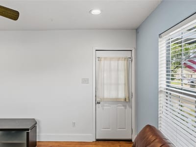 Bathroom at 819 Avenue B - 5 bed 3 bath home