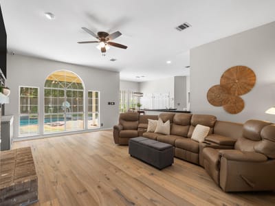 Property photo 3 at 819 Blue Spring CIR - 4 bed 3 bath home