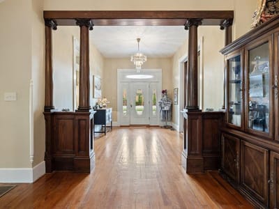Bathroom at 819 Hackberry St - 6 bed 4 bath home