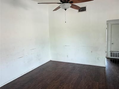 Living area at 8201 Riverstone Dr - Colony Meadows Sec 01, Austin, TX