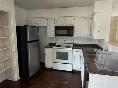 Primary bedroom at 8201 Riverstone Dr - Colony Meadows Sec 01, Austin, TX